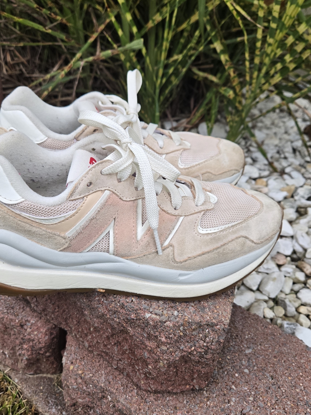 New Balance 57/40 Rose Water Dusty Pink Suede Sneakers W5740GVC Women's Size 8.5 - Picture 2 of 6
